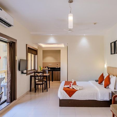 Golden Landmark Green Valley Beach Resort 多纳保拉 外观 照片