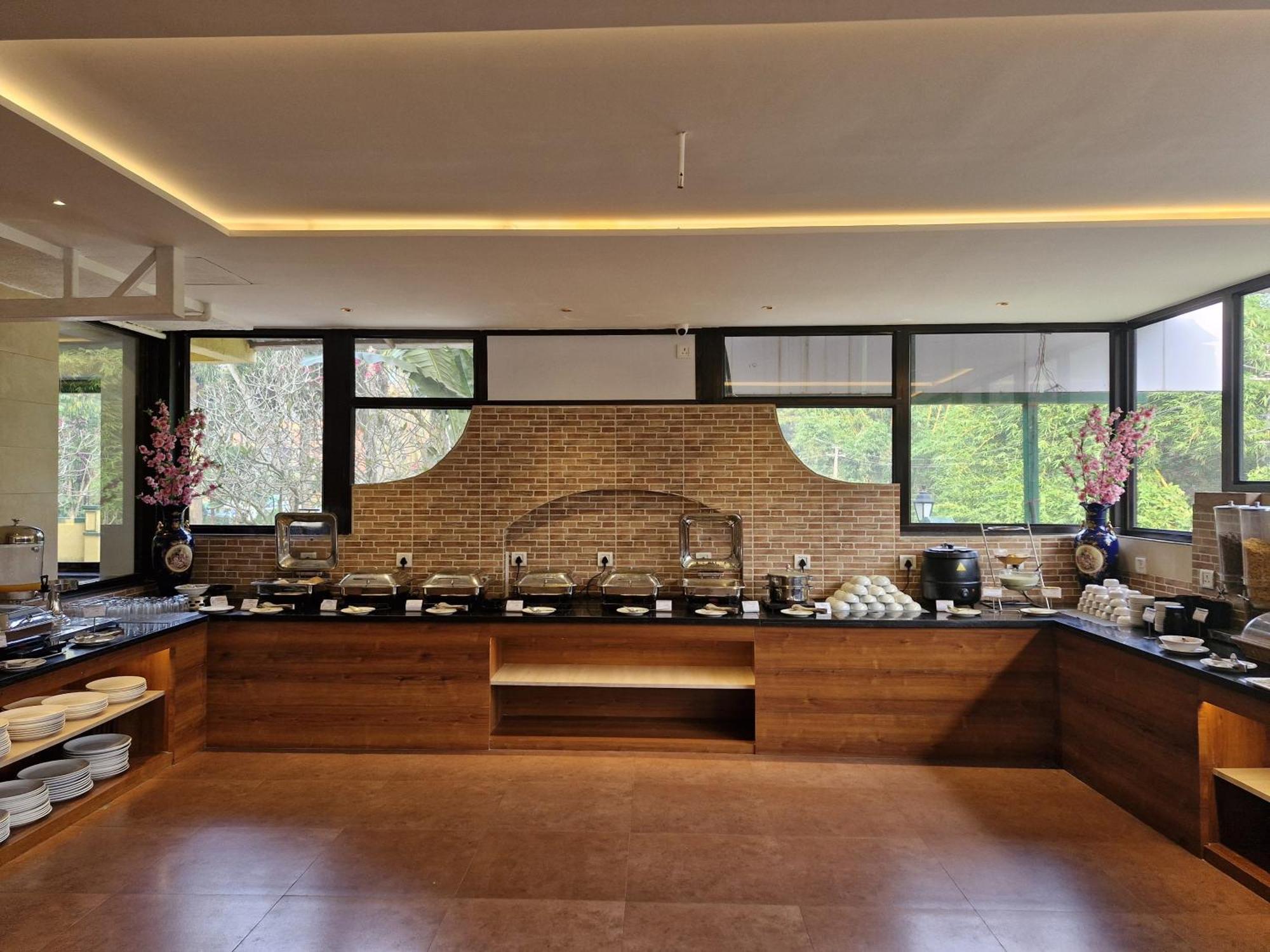 Golden Landmark Green Valley Beach Resort 多纳保拉 外观 照片