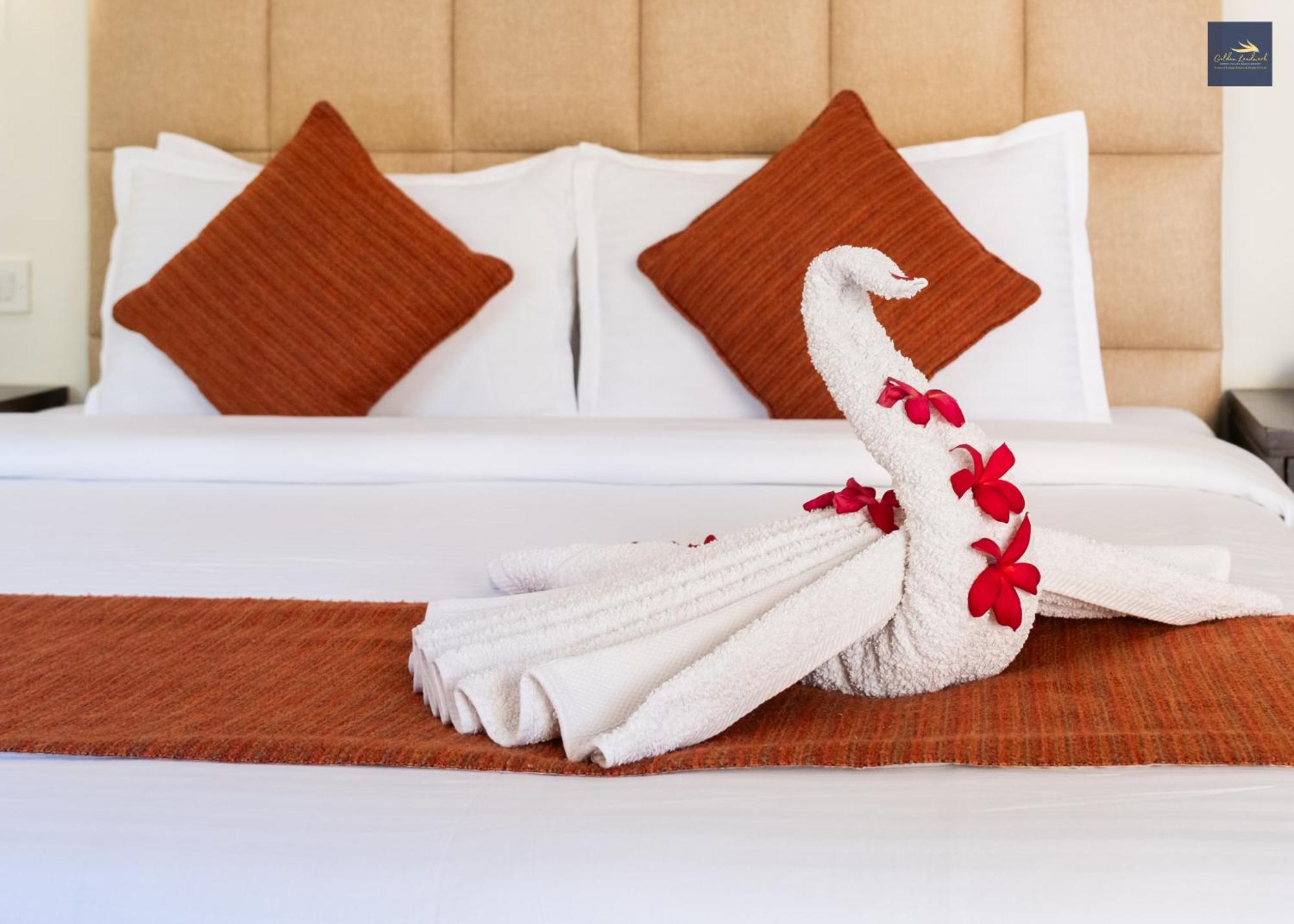 Golden Landmark Green Valley Beach Resort 多纳保拉 外观 照片